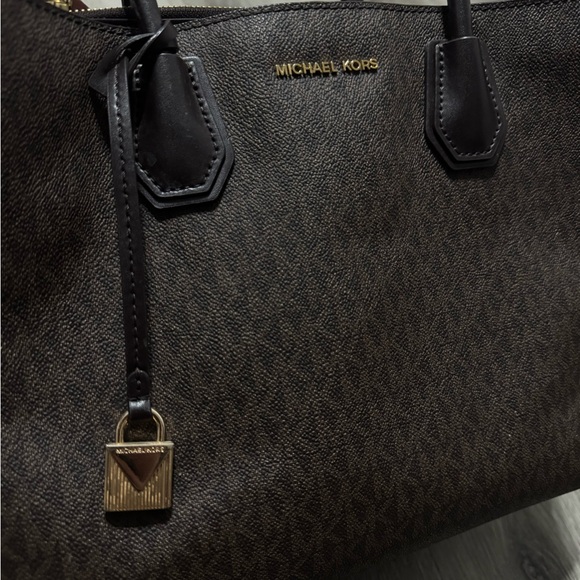 Michael Kors Mercer Studio Combo Shoulder Handbag Purse - Picture 2 of 9